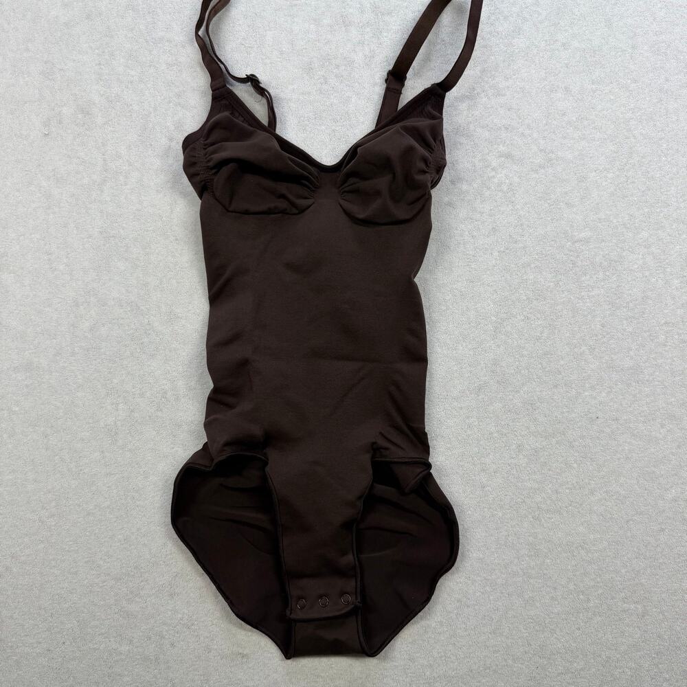 SKIMS Brown Sculpting Bodysuit Size XS Adjustable Straps Full Brief Shapewear